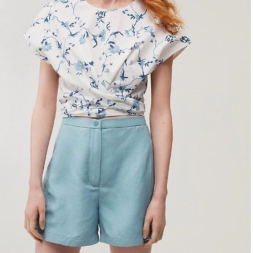 Aritzia Wilfred sevigne light blue shorts size 2